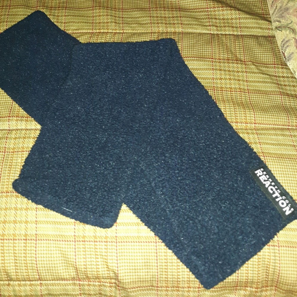 🌺KENNETH COLE Scarf